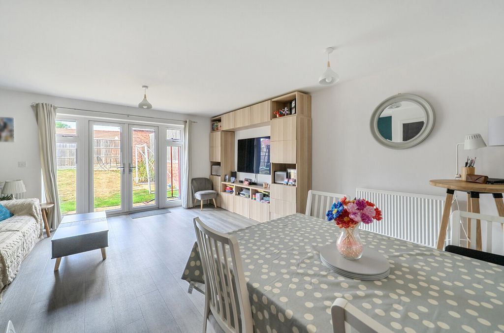Property photo 3 of 16 1485486-11-6A4539...
