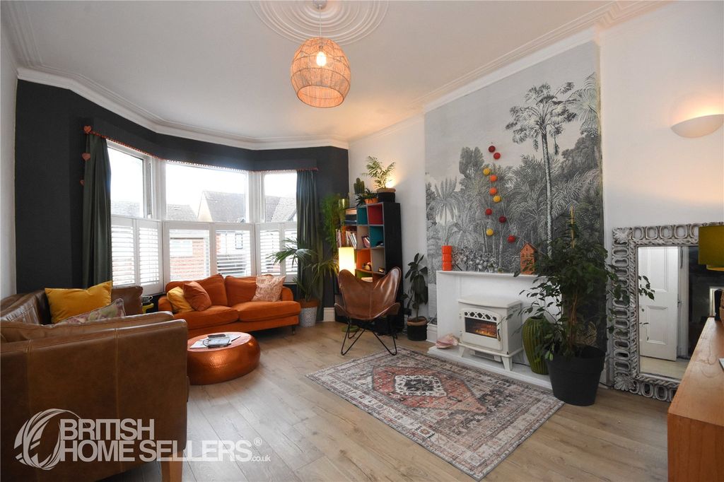 Property photo 3 of 19 Picture No. 05