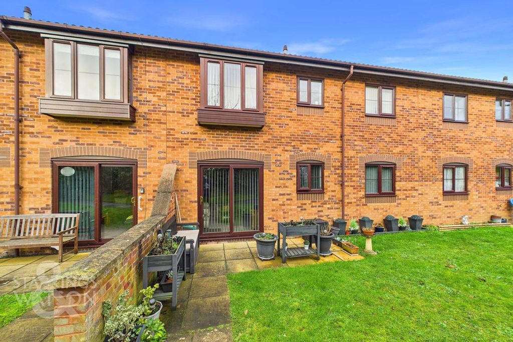 Property photo 1 of 11