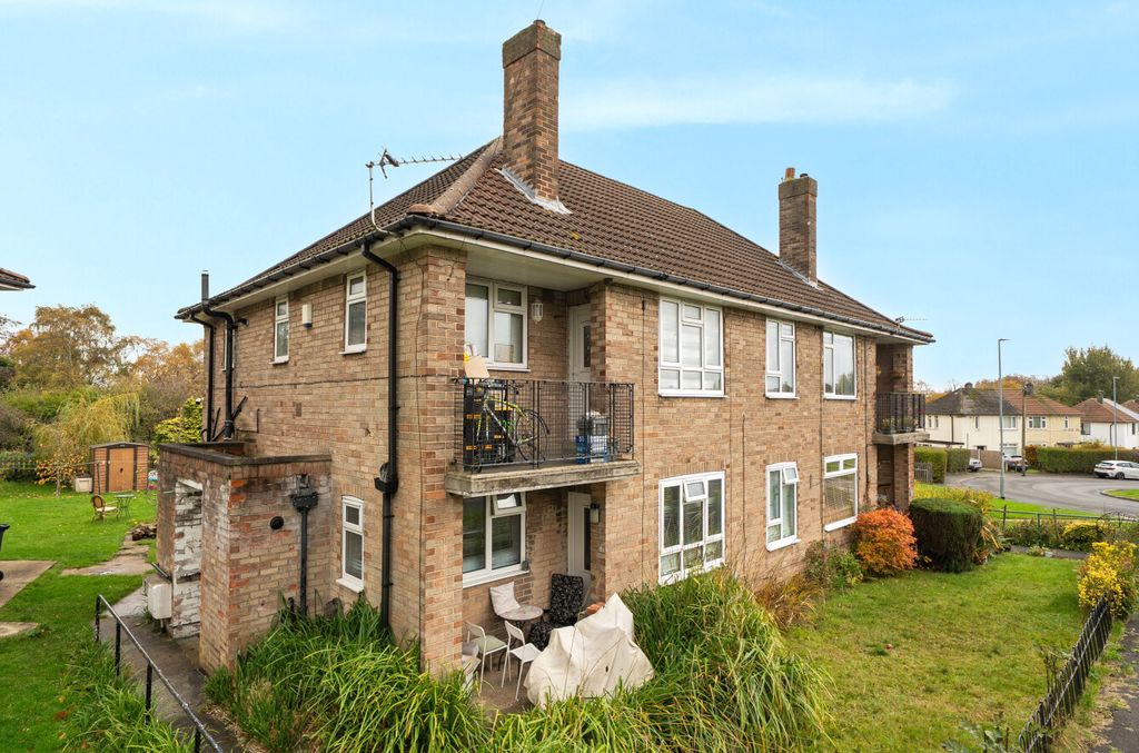 Property photo 1 of 10 Front