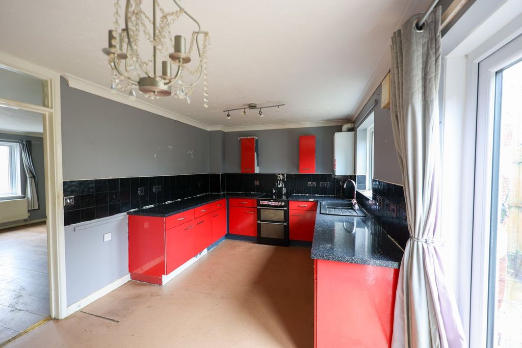 Property photo 3 of 10
