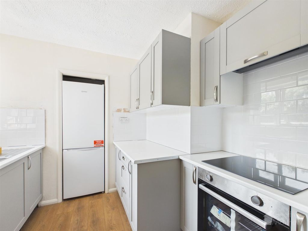 Property photo 2 of 6