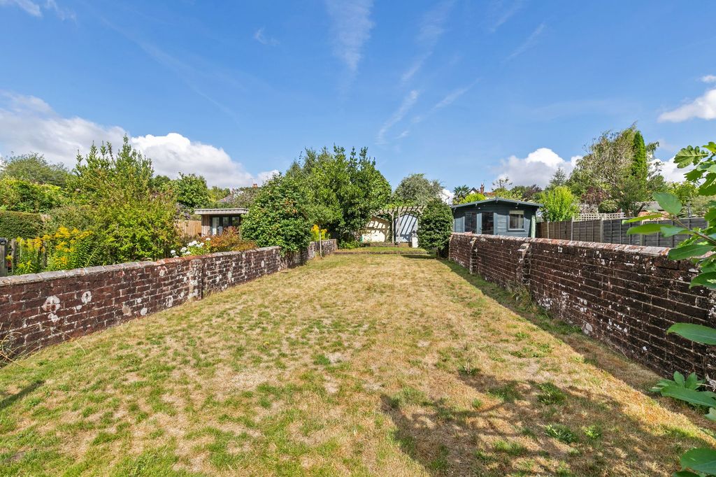 Property photo 3 of 11