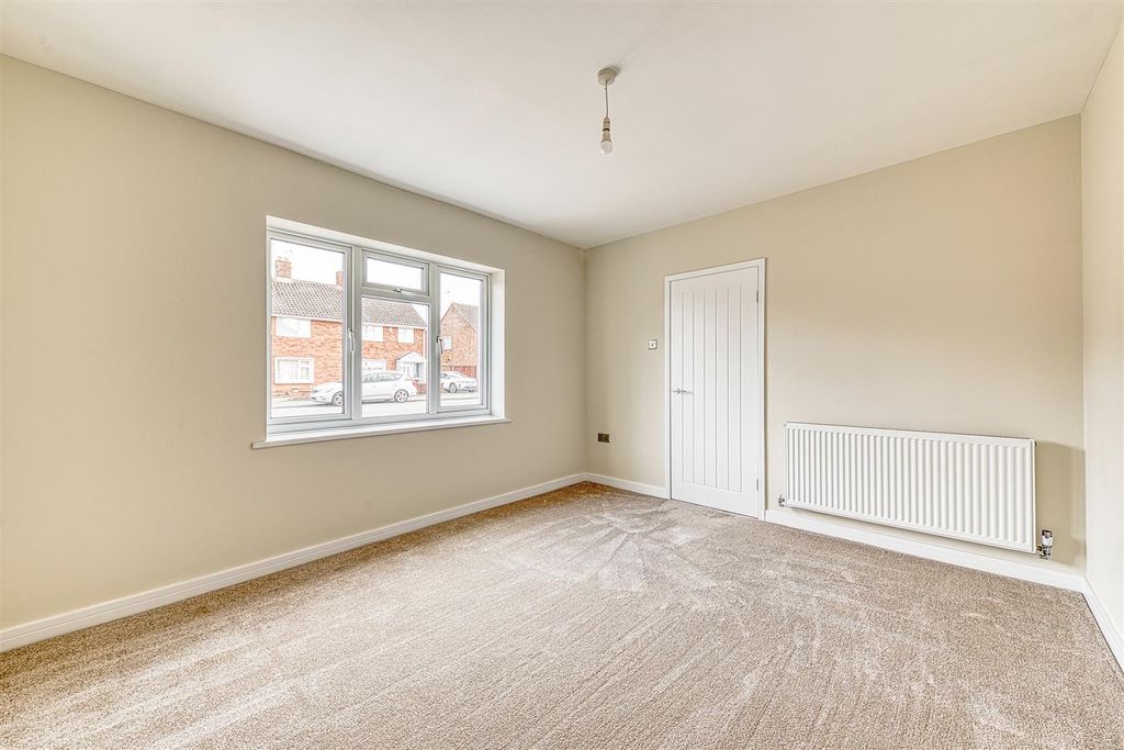 Property photo 3 of 25