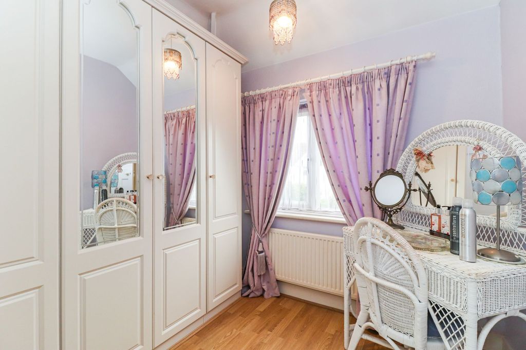 Additional image 14 of 3 bed semi-detached house for saleThe Crescent, Abbots Langley WD5
