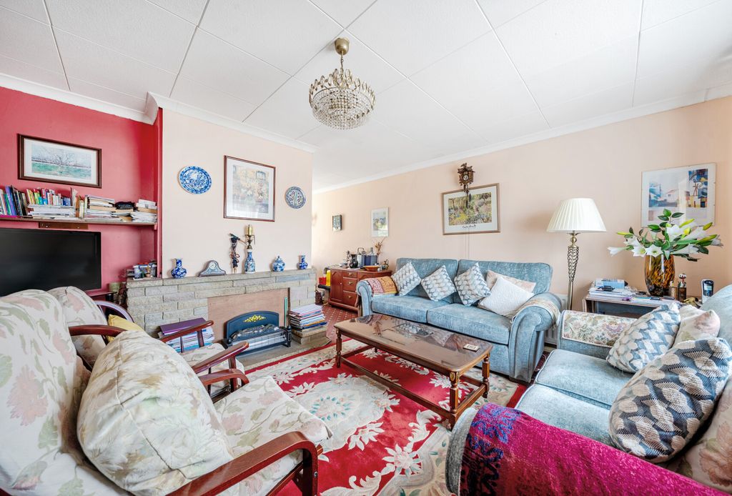 Property photo 2 of 17 1311104-7-6851A69...