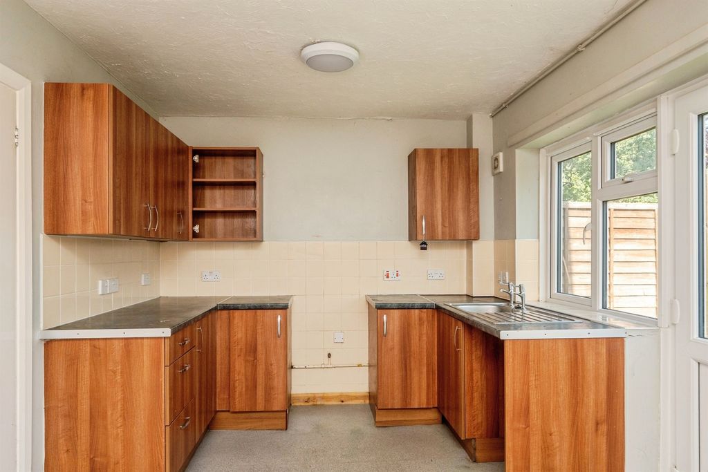 Property photo 3 of 13