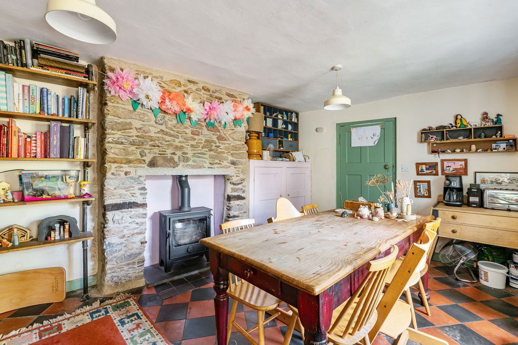 Property photo 3 of 14