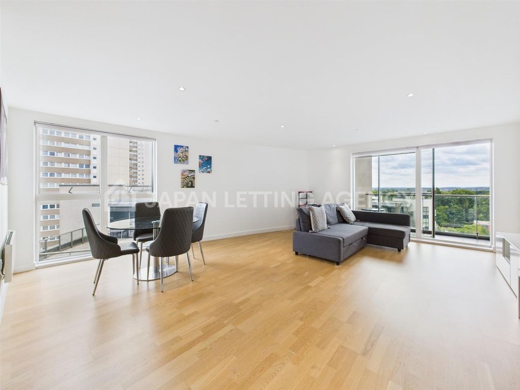 Property photo 3 of 16 Cam04401G0-Pr0077-Still005.Jpg