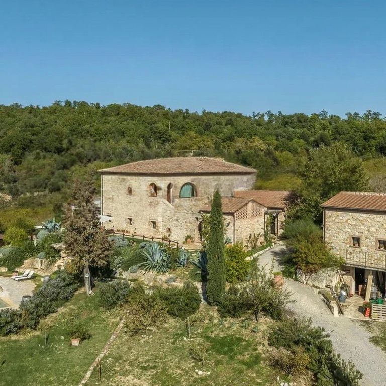 Property photo 1 of 10 Rustic Country House In Charming Tuscany, Siena