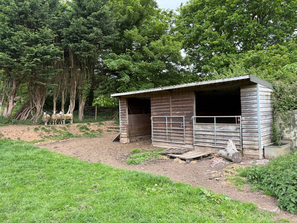 Property photo 2 of 13