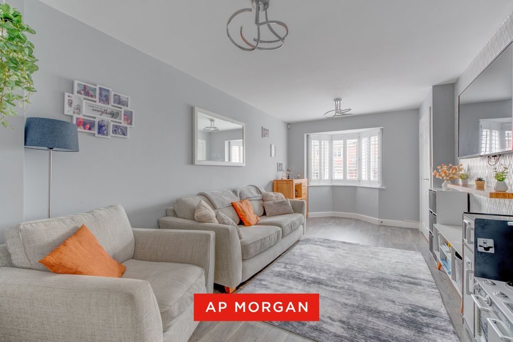 Property photo 2 of 13 Picture No. 12