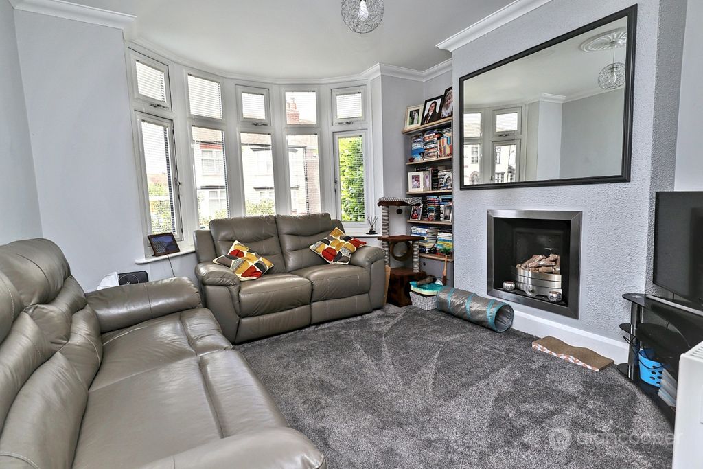 Property photo 2 of 28 5107513