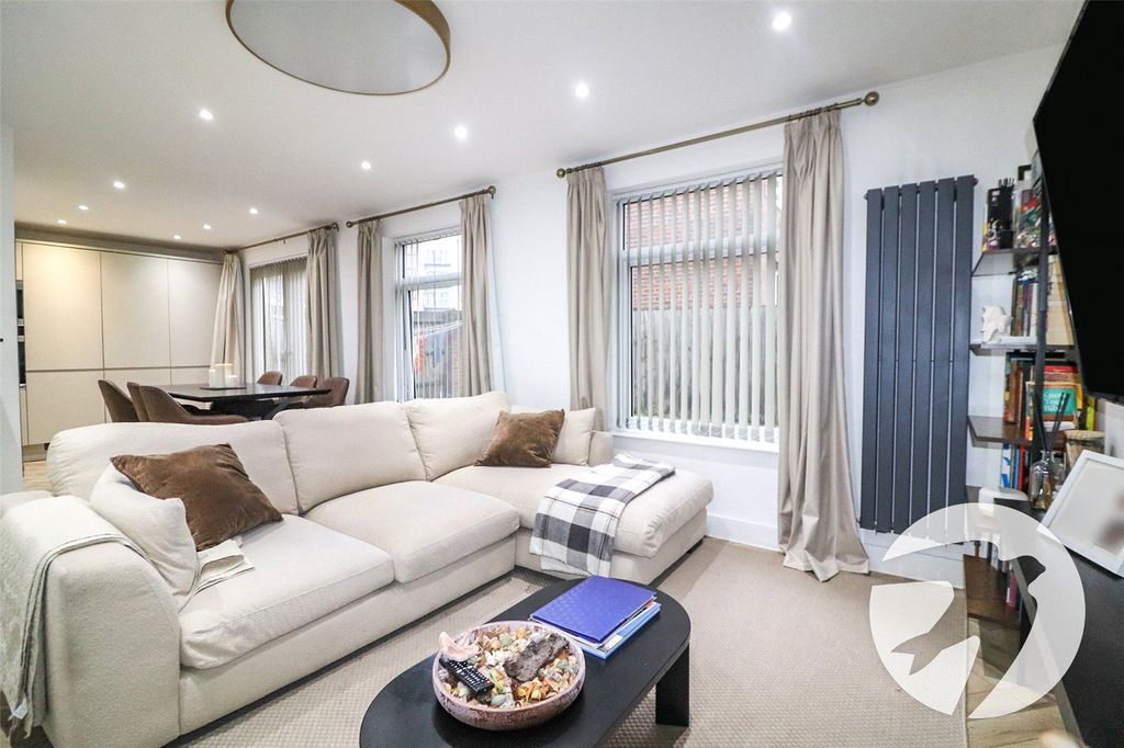 Property photo 3 of 17 Picture No. 14