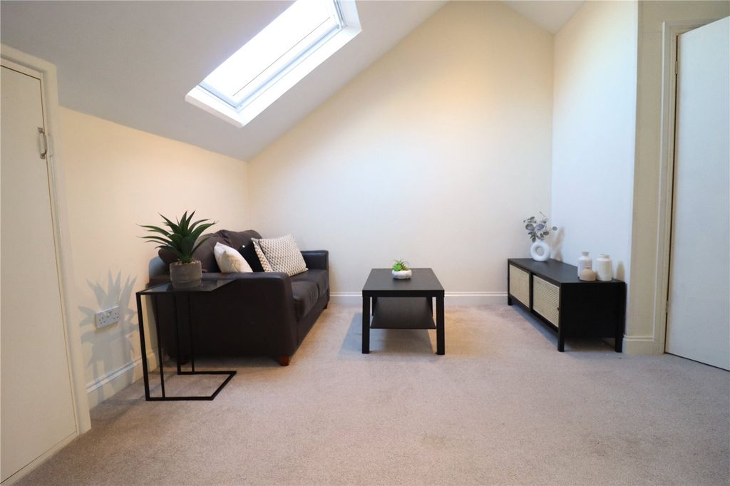 Property photo 2 of 10 Picture No. 29