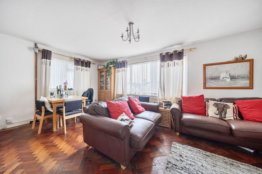 Property photo 3 of 22