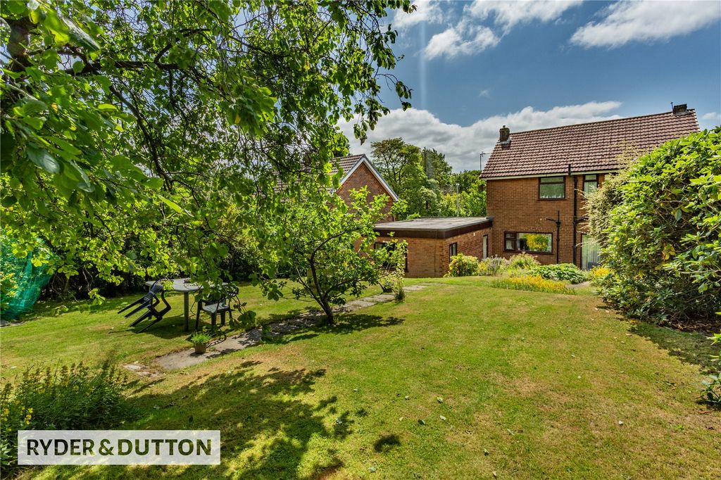 Property photo 3 of 34 Garden