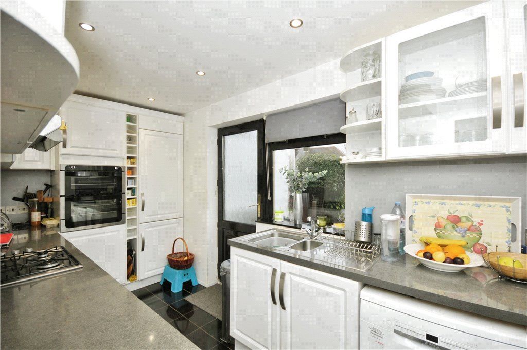 Property photo 2 of 17 Picture No. 11