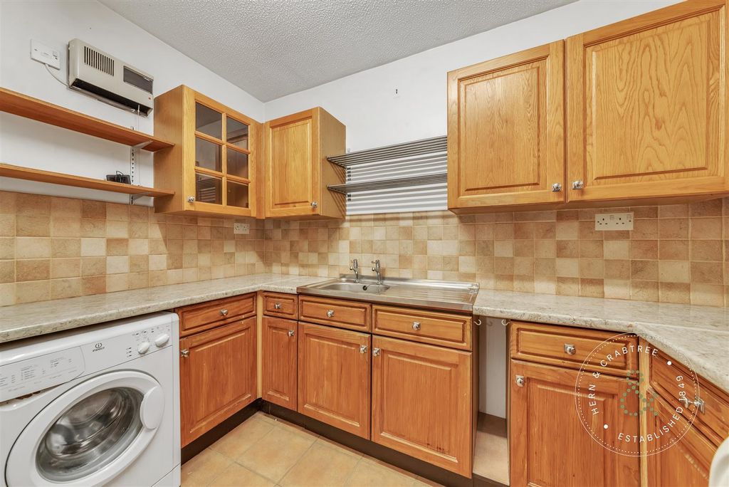 Property photo 3 of 18 Western-Court-14.Jpg