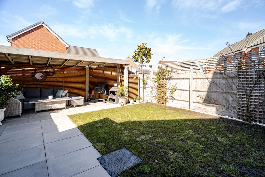 Property photo 2 of 23