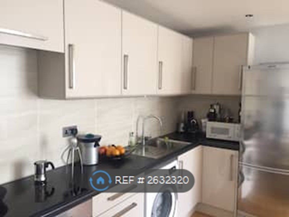 Property photo 3 of 12 Kitchen Area
