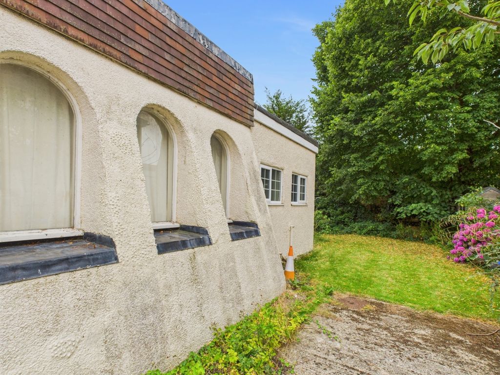 Property photo 3 of 8 Photo 7