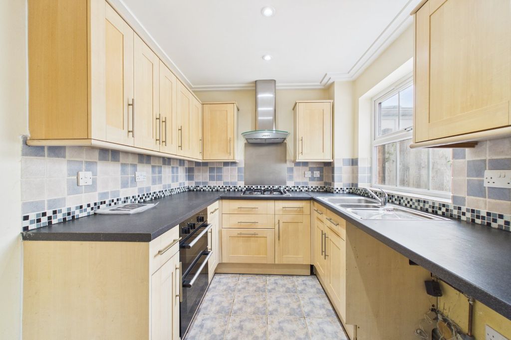 Property photo 3 of 10 Picture No. 04