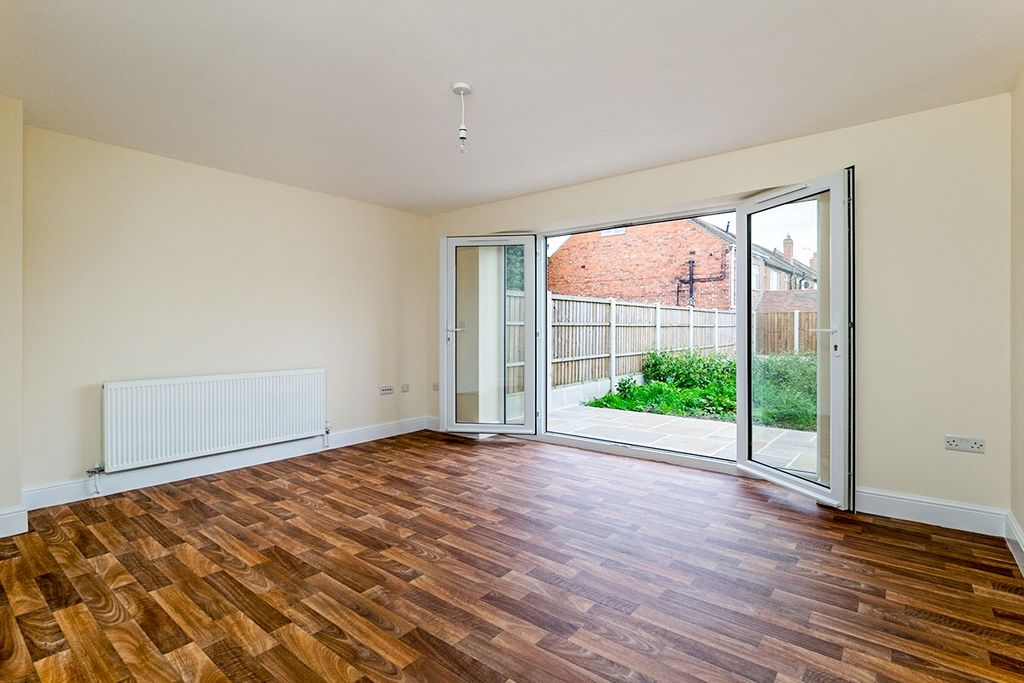 Property photo 3 of 9 Lounge