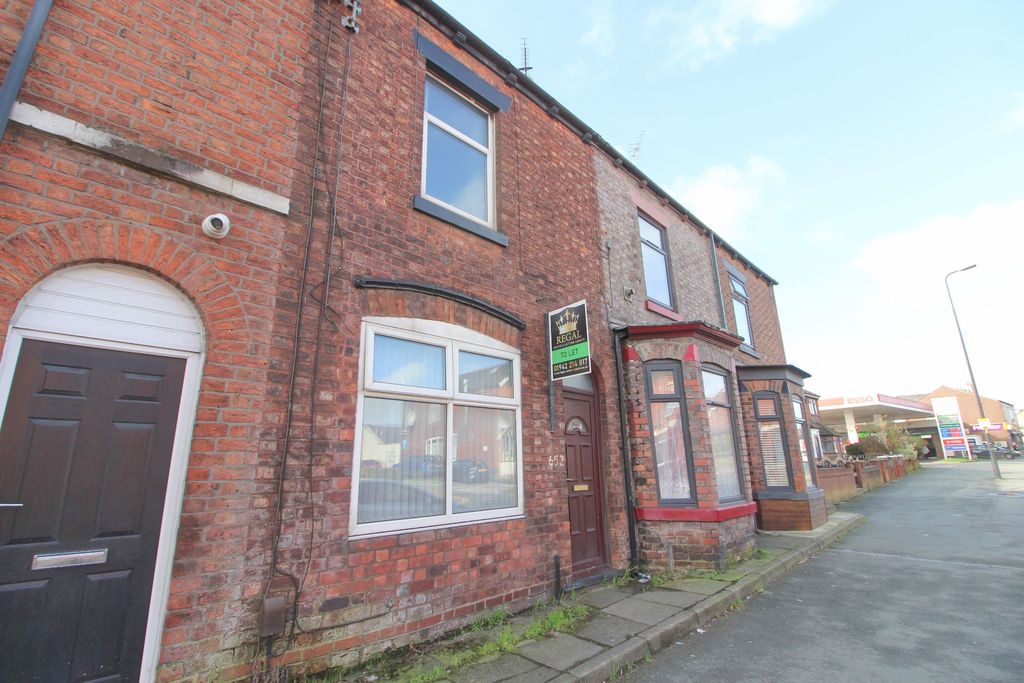 Property photo 2 of 16 Photograph 2