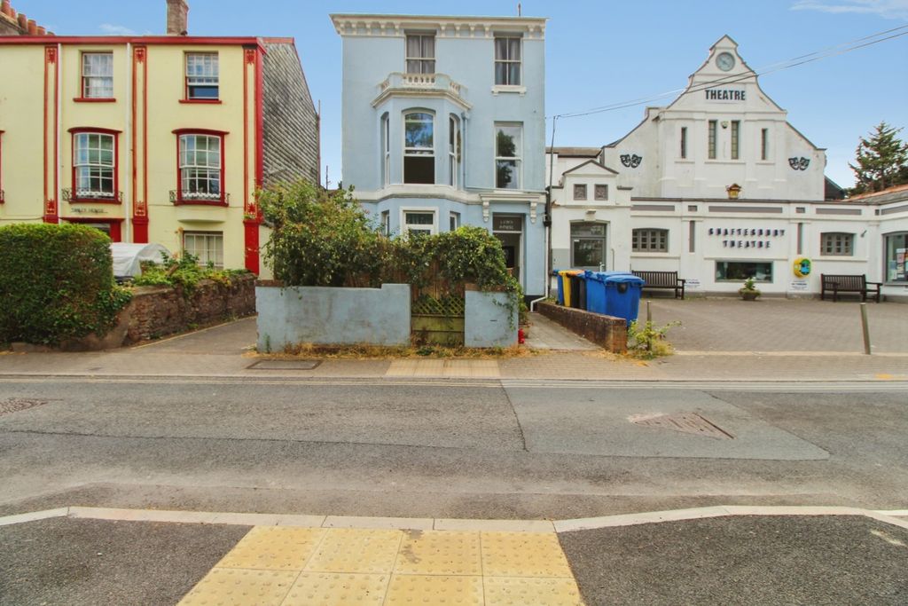 Property photo 1 of 15 Pbox-Img.Jpg
