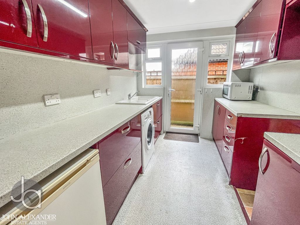 Property photo 3 of 15 20250529_142018336_0.5