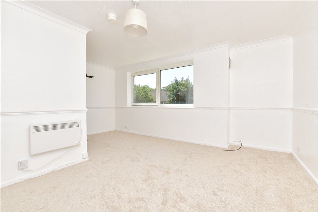 Property photo 3 of 10 Kitchen / Lounge / Diner
