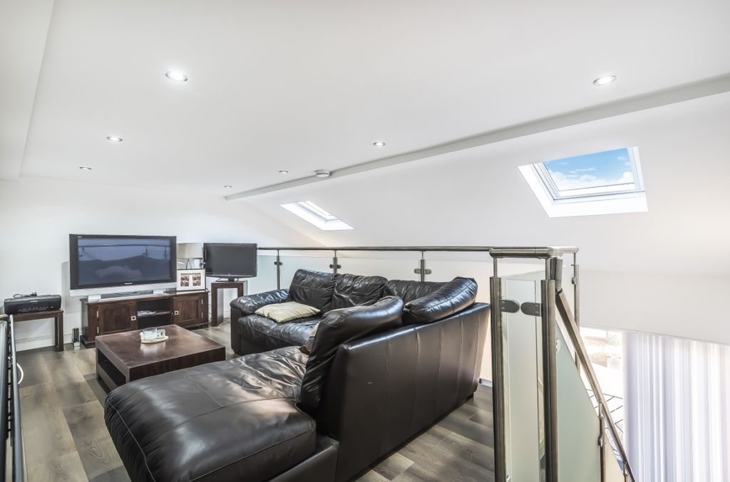 Property photo 2 of 8 370147 (1)c