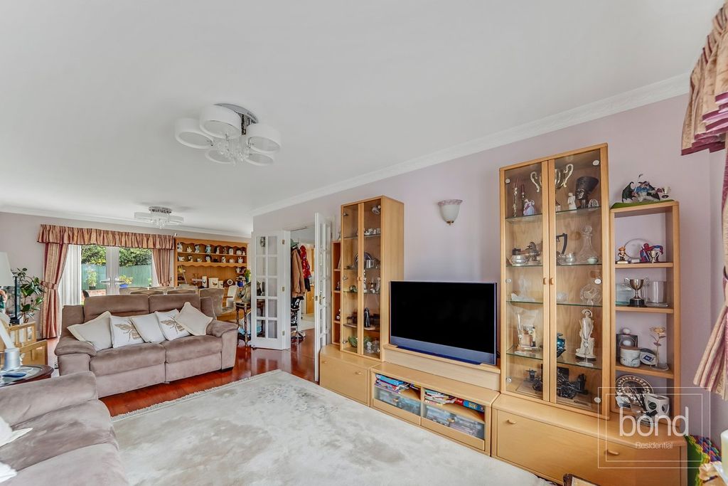 Property photo 3 of 25