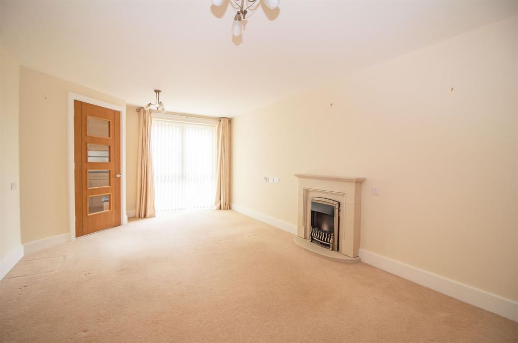 Property photo 2 of 10