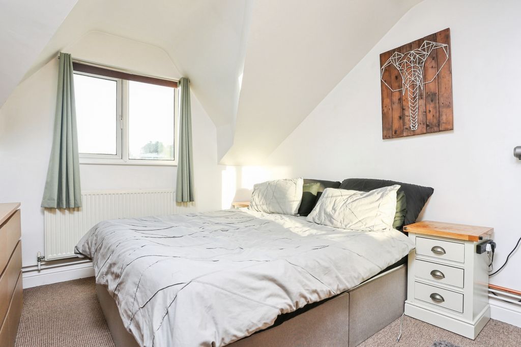 Additional image 5 of 2 bed flat for sale12 Brook Street, Loughborough LE12