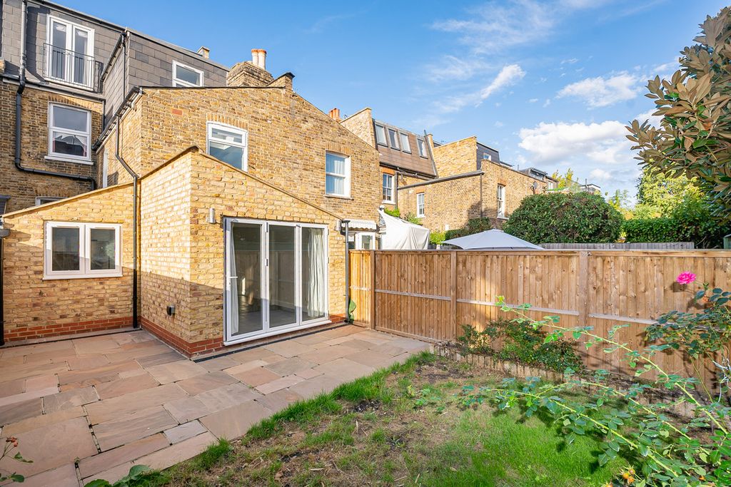 Property photo 2 of 17