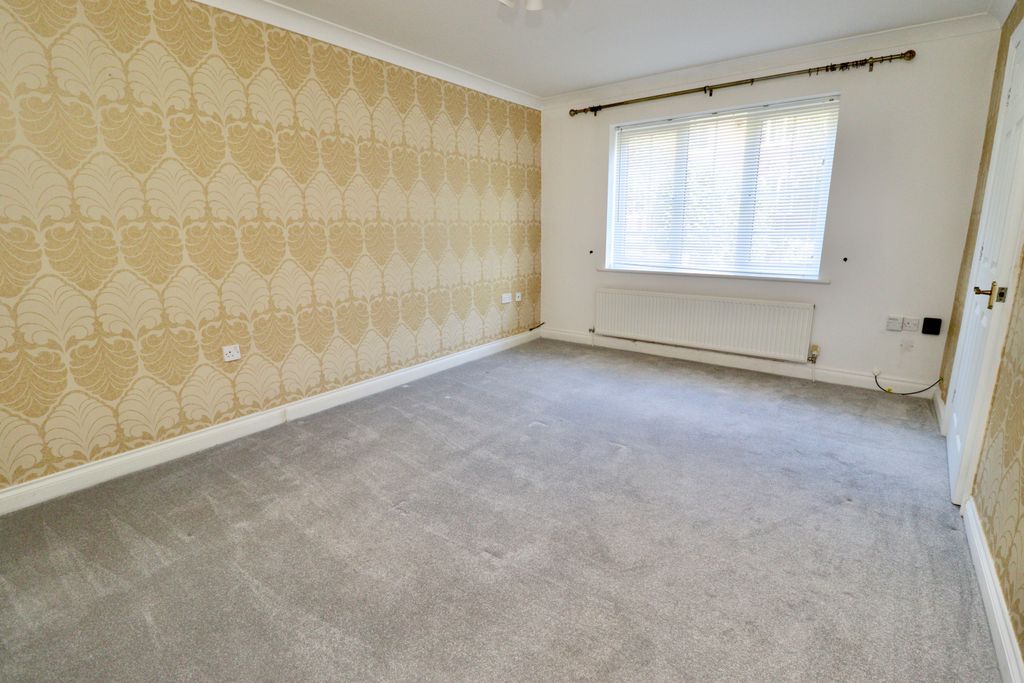 Property photo 3 of 17 Img_1582