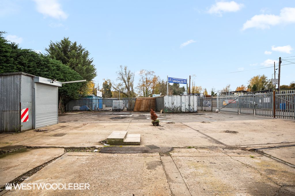 Property photo 3 of 12 Cooksyard_2