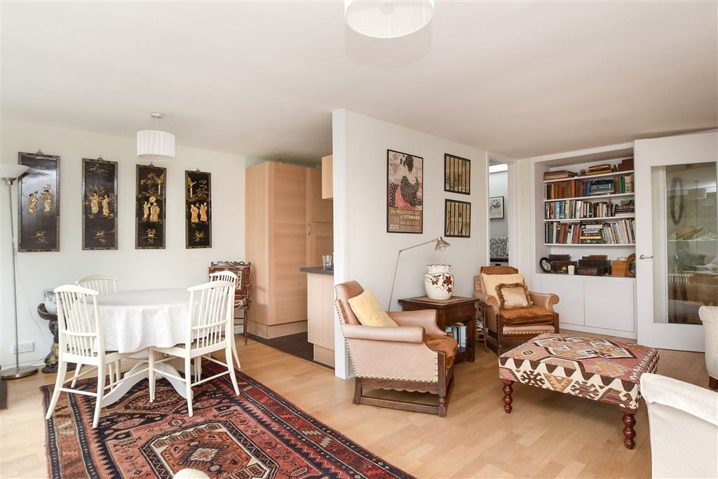 Property photo 1 of 22 Sitting Area