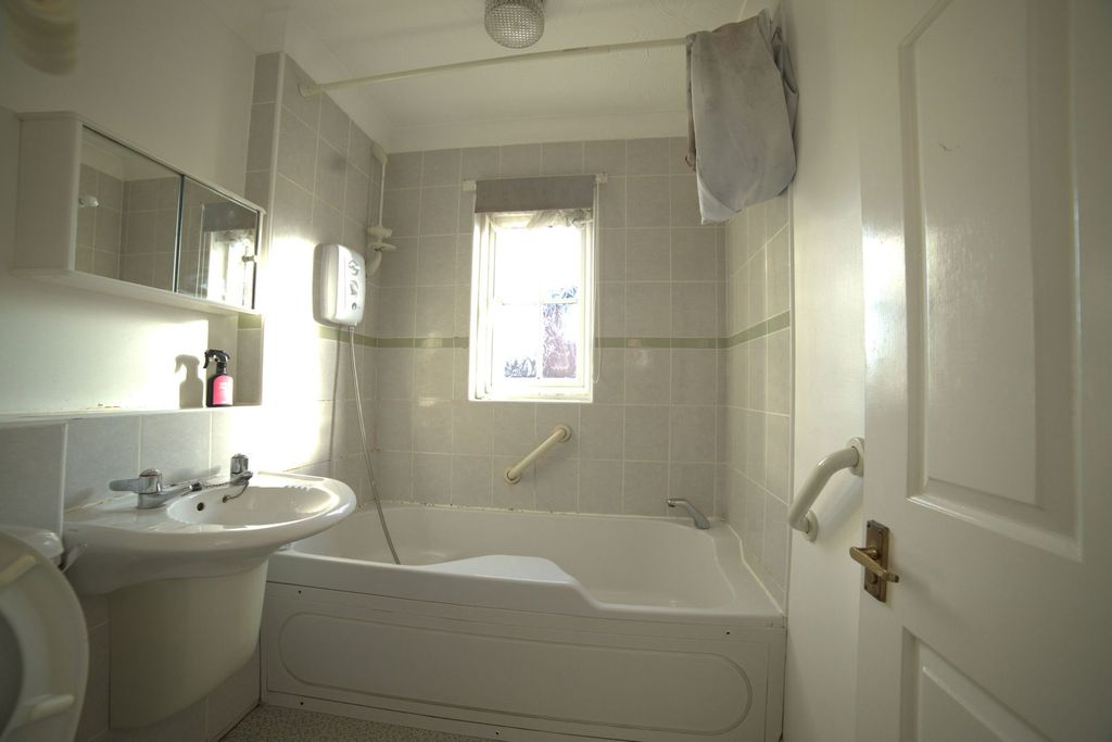 Property photo 3 of 7