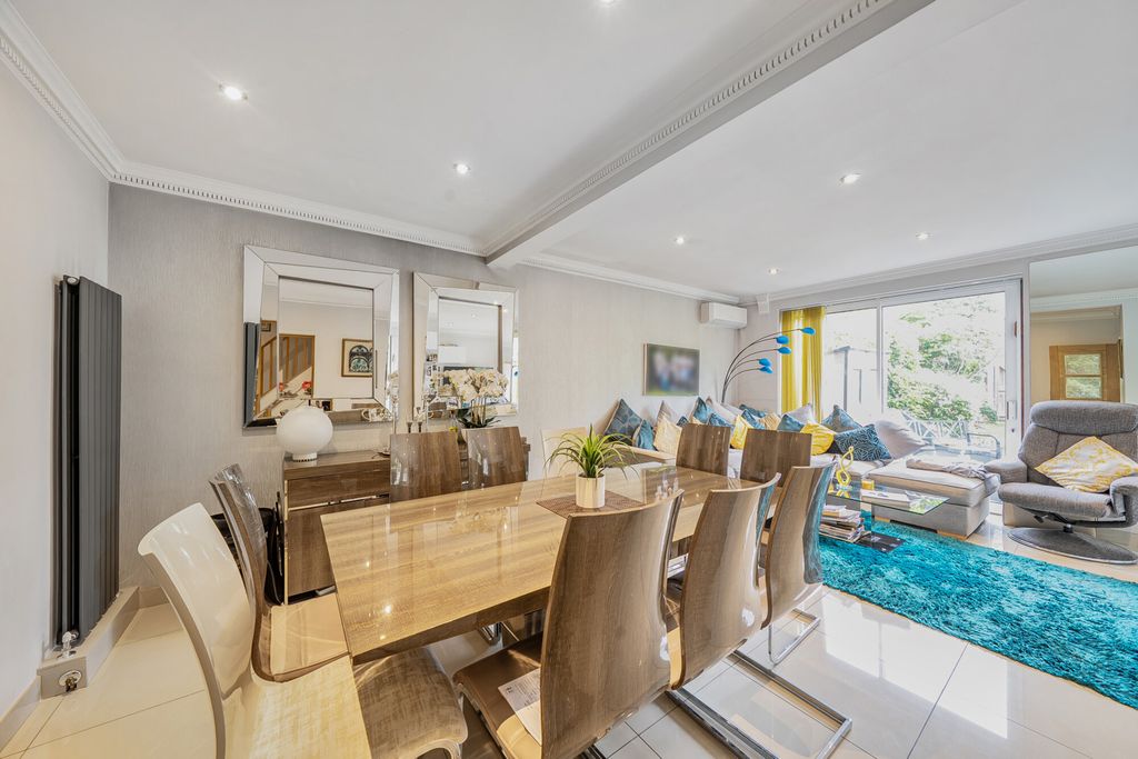 Property photo 3 of 24 1455458-4-69Fdf99...