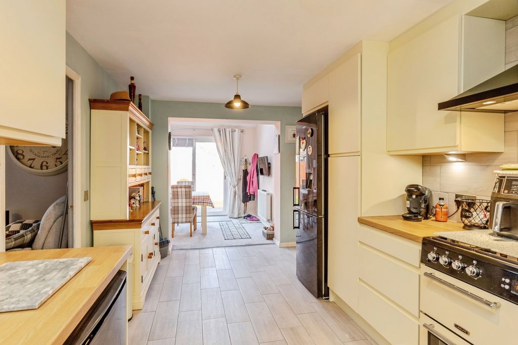 Property photo 3 of 18 Photo