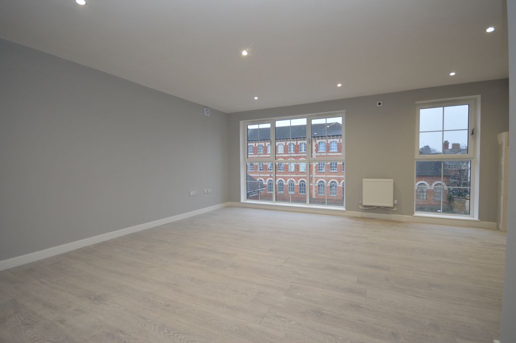 Property photo 1 of 6 Living Room