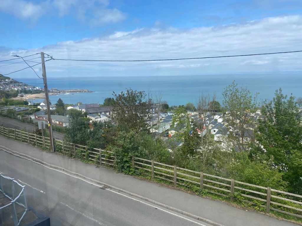 Property photo 3 of 42