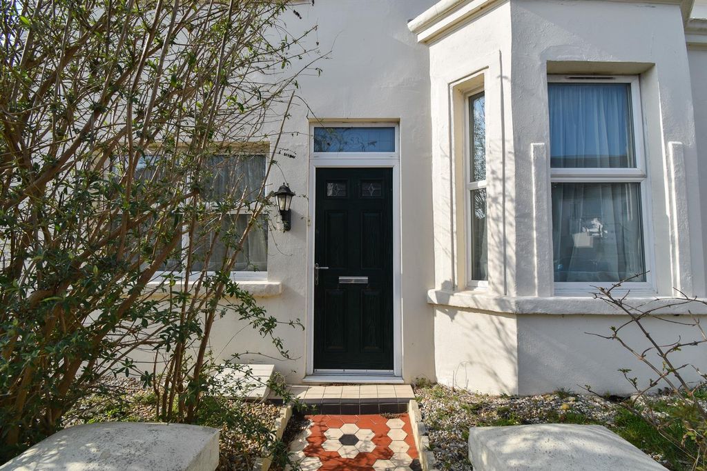 Property photo 3 of 24 Entrance