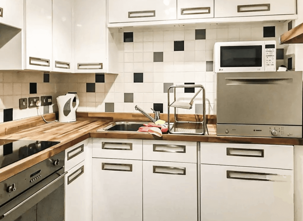 Property photo 3 of 8 Gallery