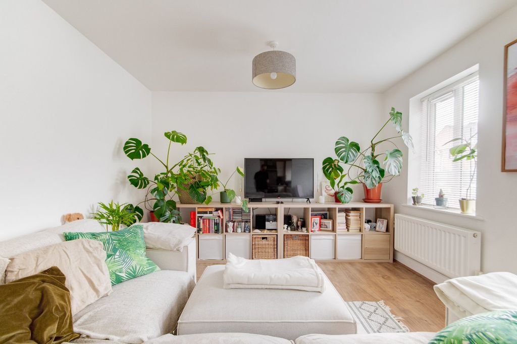 Property photo 2 of 16 Picture No. 15