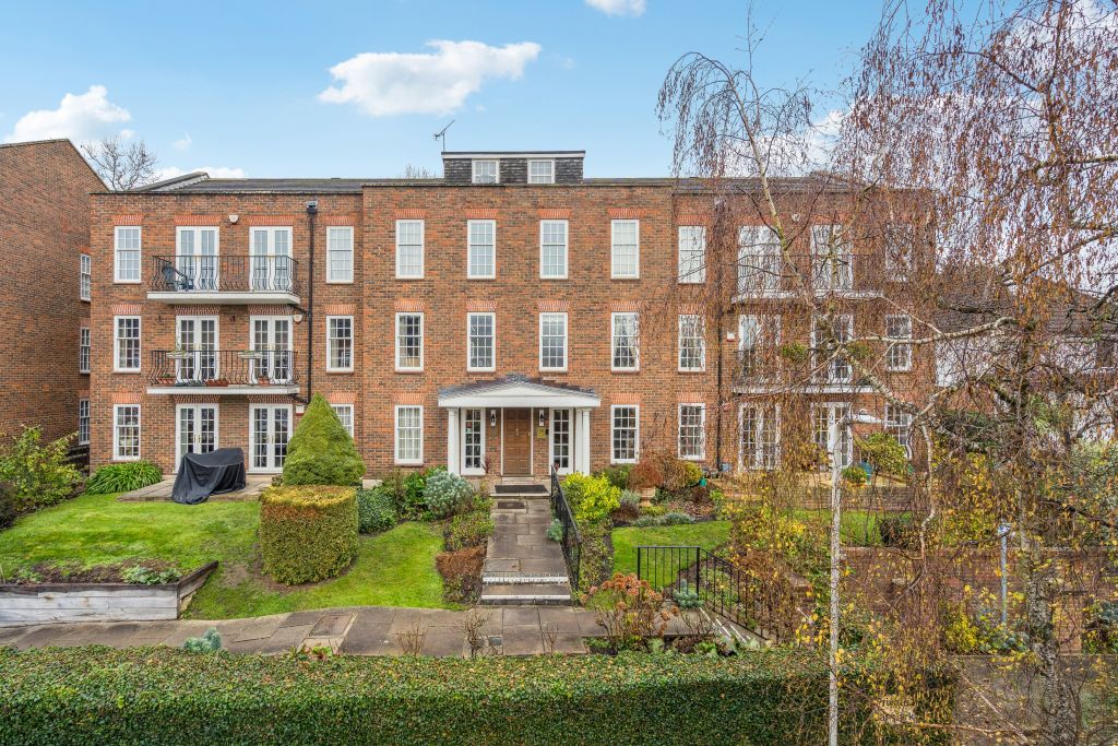 Property photo 1 of 20