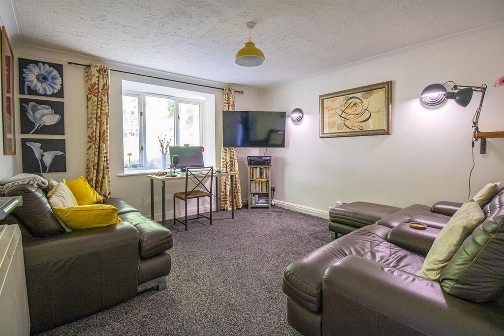 Additional image 4 of 1 bed flat for saleBeamont Drive, Ashton-On-Ribble, Preston PR1